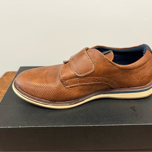 Worn once- Nordstrom boy dress shoes size 11 - Picture 5 of 9